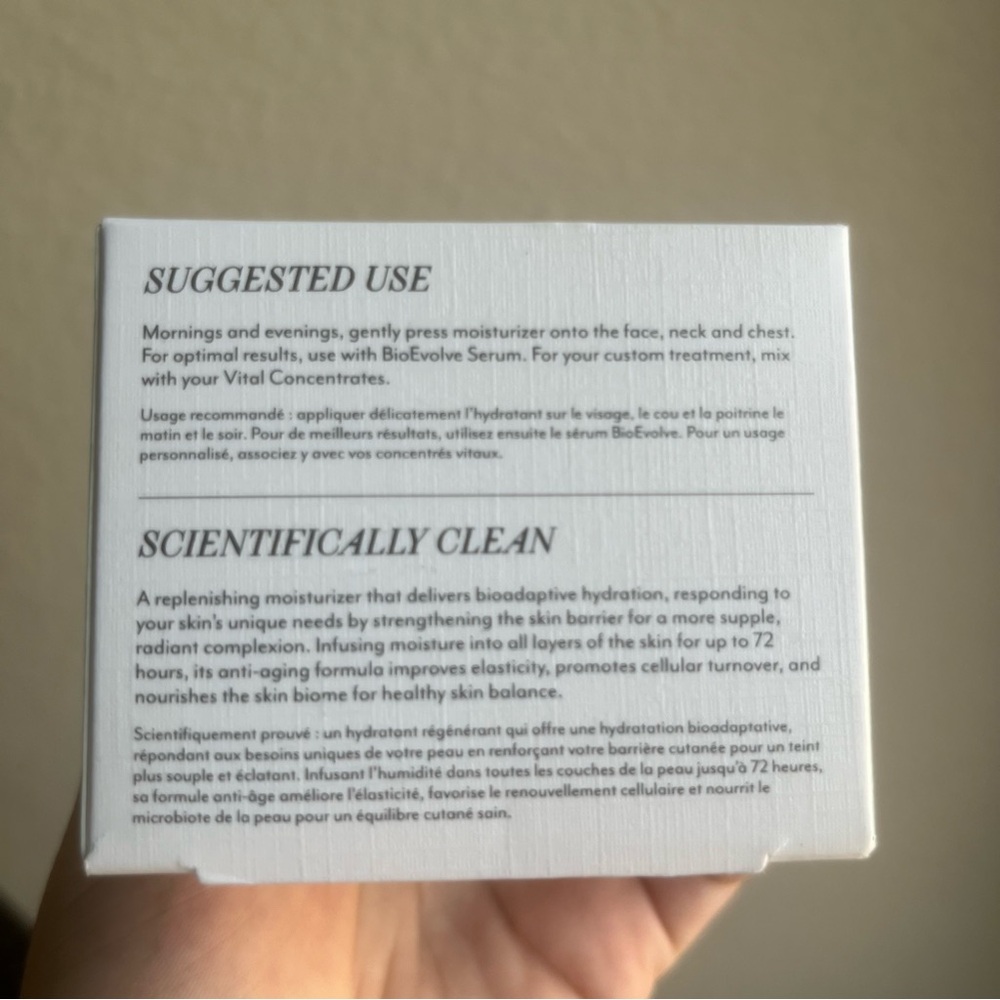 Veracity BioEvolve Moisturizer - Green and Gold - Picture 3 of 6